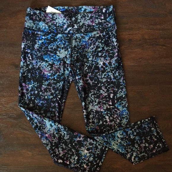 NWT fabletics Salad Capri leggings size xs new - Picture 11 of 11